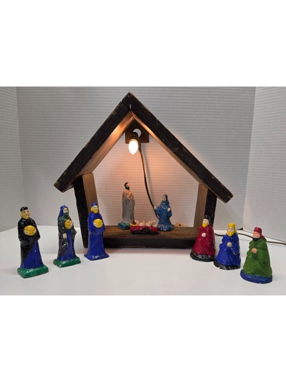 Vintage Lighted Wooden Nativity Stable 9 Chalkware Figures Christmas Manger